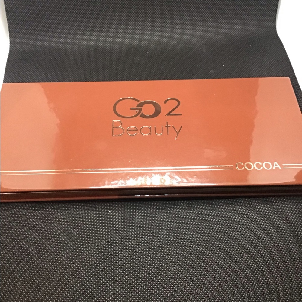 16 COLOR GO 2 BEAUTY EYESHADOW COCOA